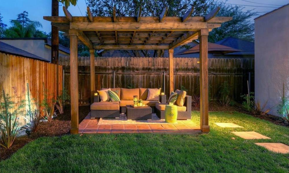 pergola ideas for small backyards