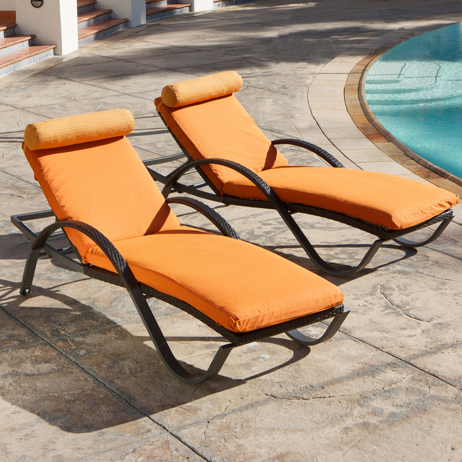 pool lounge furniture