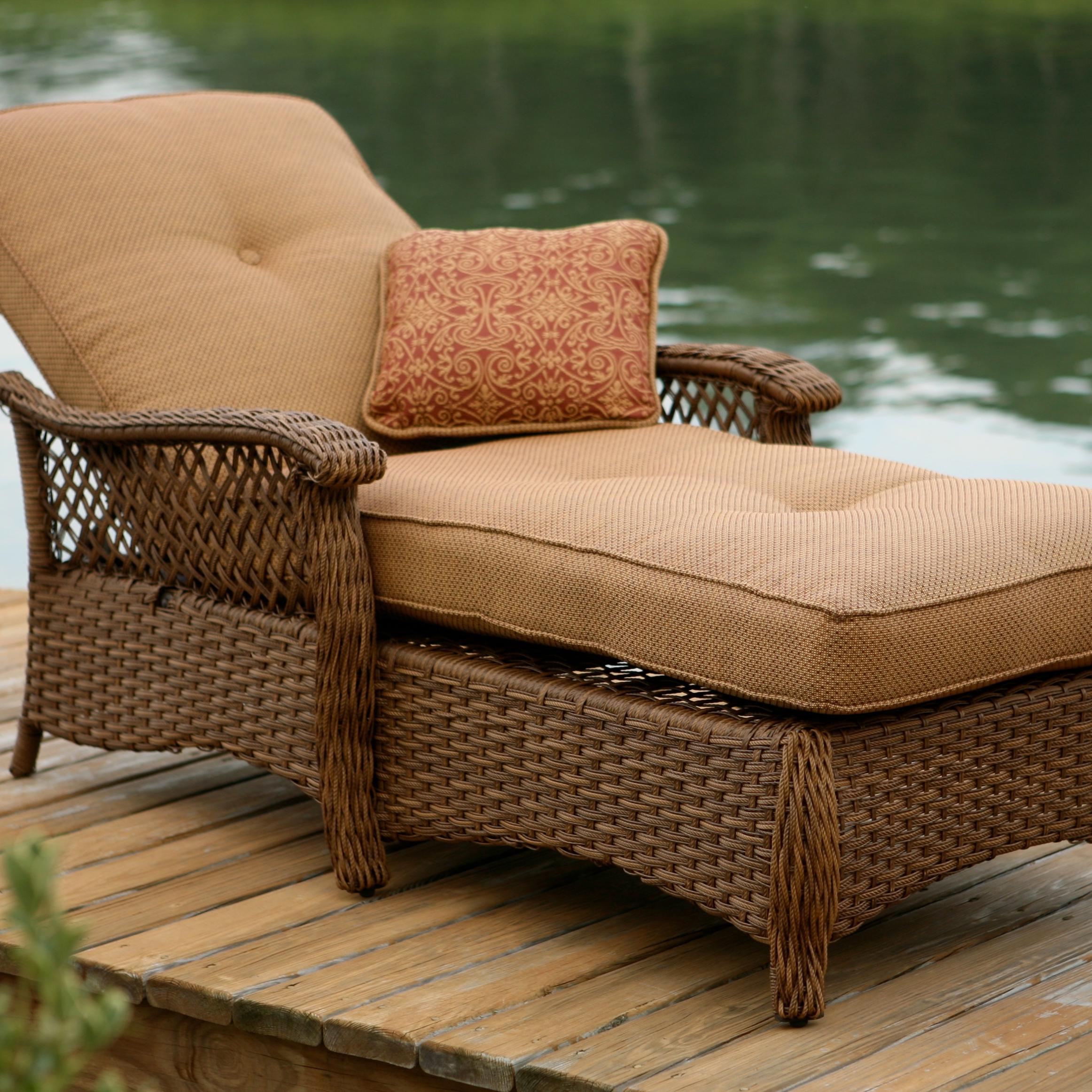 10 Great Outdoor Chaise Lounge With Ergonomic Seating Settings