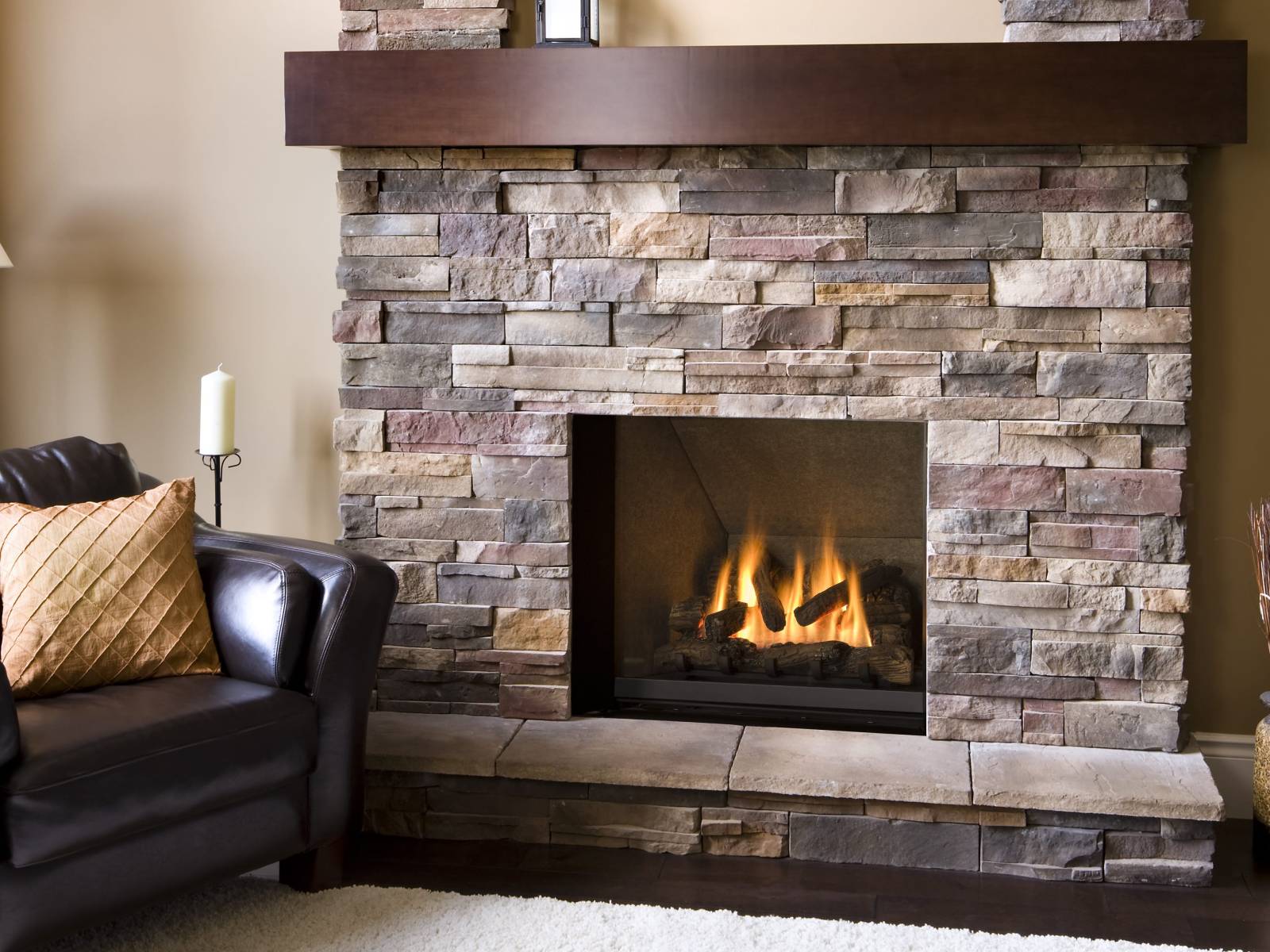 10 Flawless Ideas Of Stone Veneer Fireplace To Decorate Your Living Room - Interior Design Inspirations